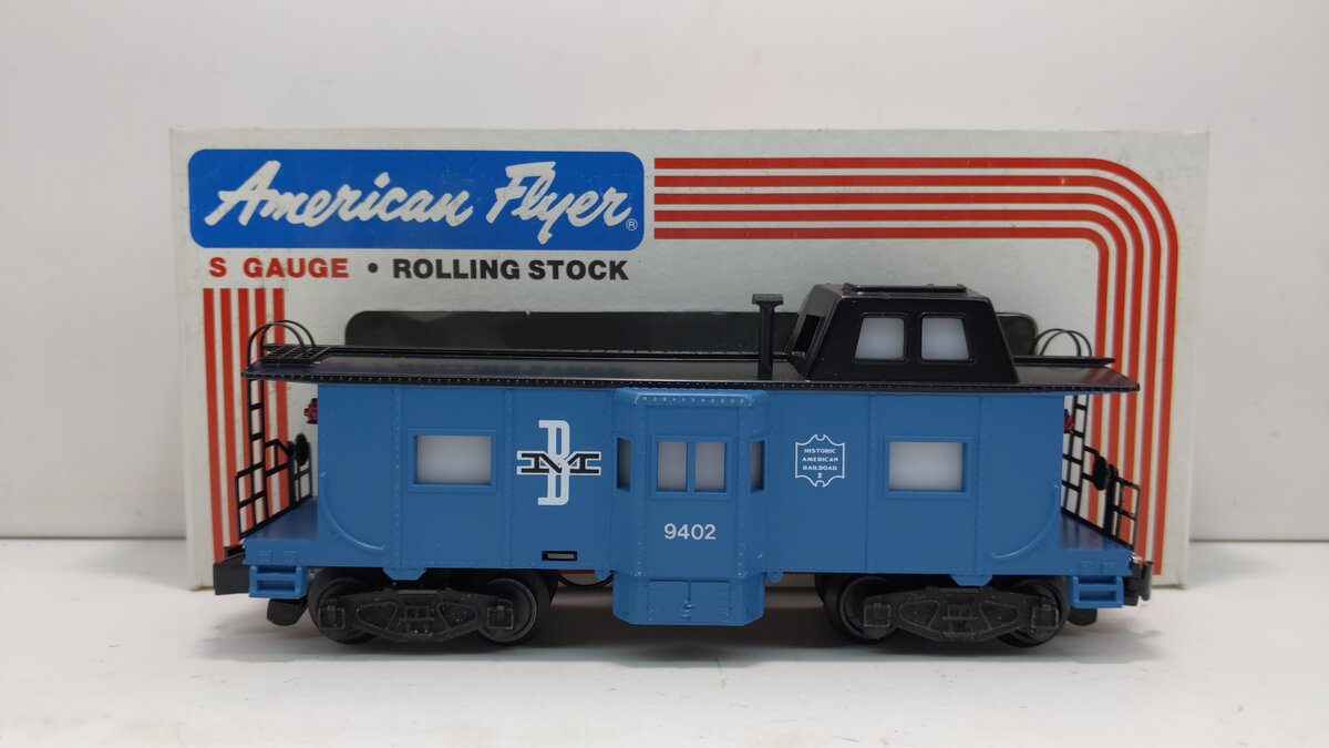 American Flyer 4-9402 S Gauge Boston & Maine Bay Window Caboose EX/Box