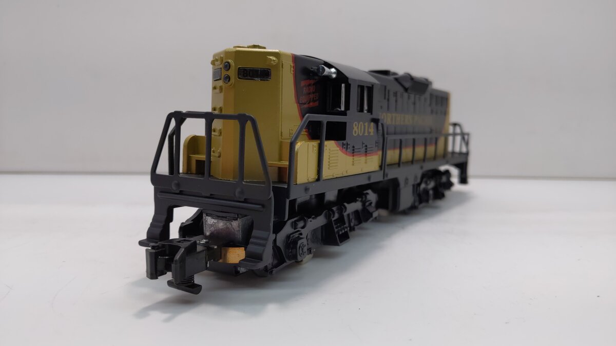 American Flyer 6-48014 S Scale Northern Pacific GP-9 Diesel Locomotive #8014 LN/Box