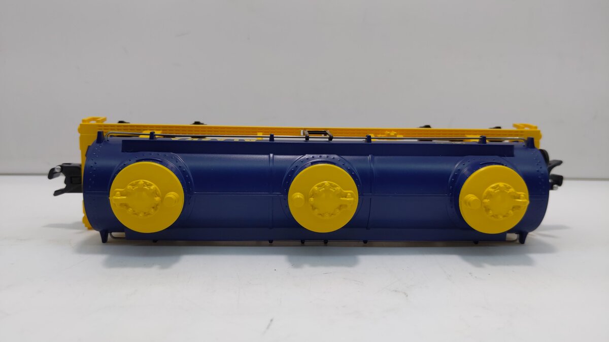 American Flyer 6-48412 S Gauge Alaska 3-Dome Tank Car #48412 NIB