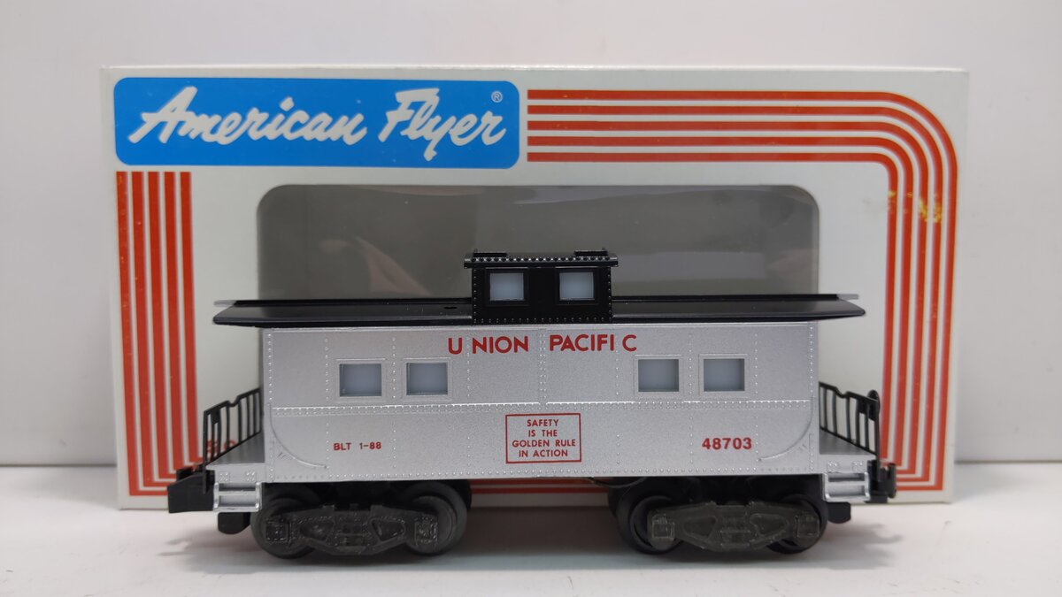 American Flyer 6-48703 S Gauge Union Pacific Square Window Illuminated Caboose LN/Box