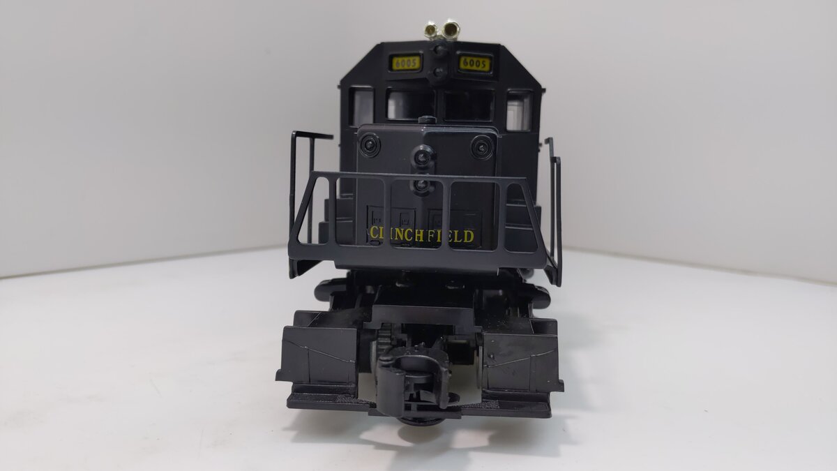 Lionel 6-18821 O Gauge Clinchfield GP-38-2 Diesel Locomotive #6005 LN/Box
