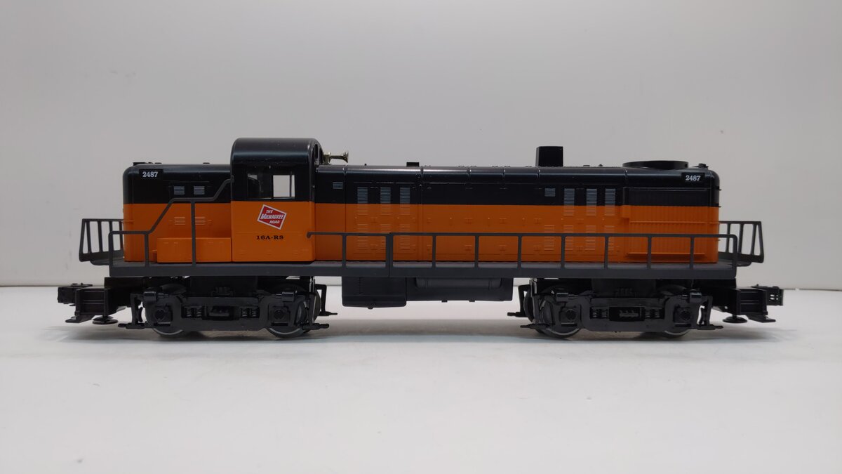Lionel 6-18833 Milwaukee Road RS-3 Diesel Locomotive #2487 LN/Box