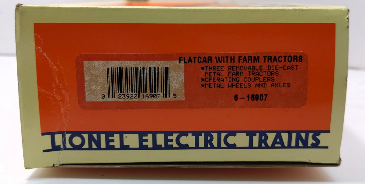 Lionel 6-16907 O Gauge Flatcar with 3 Farm Tractors LN/Box