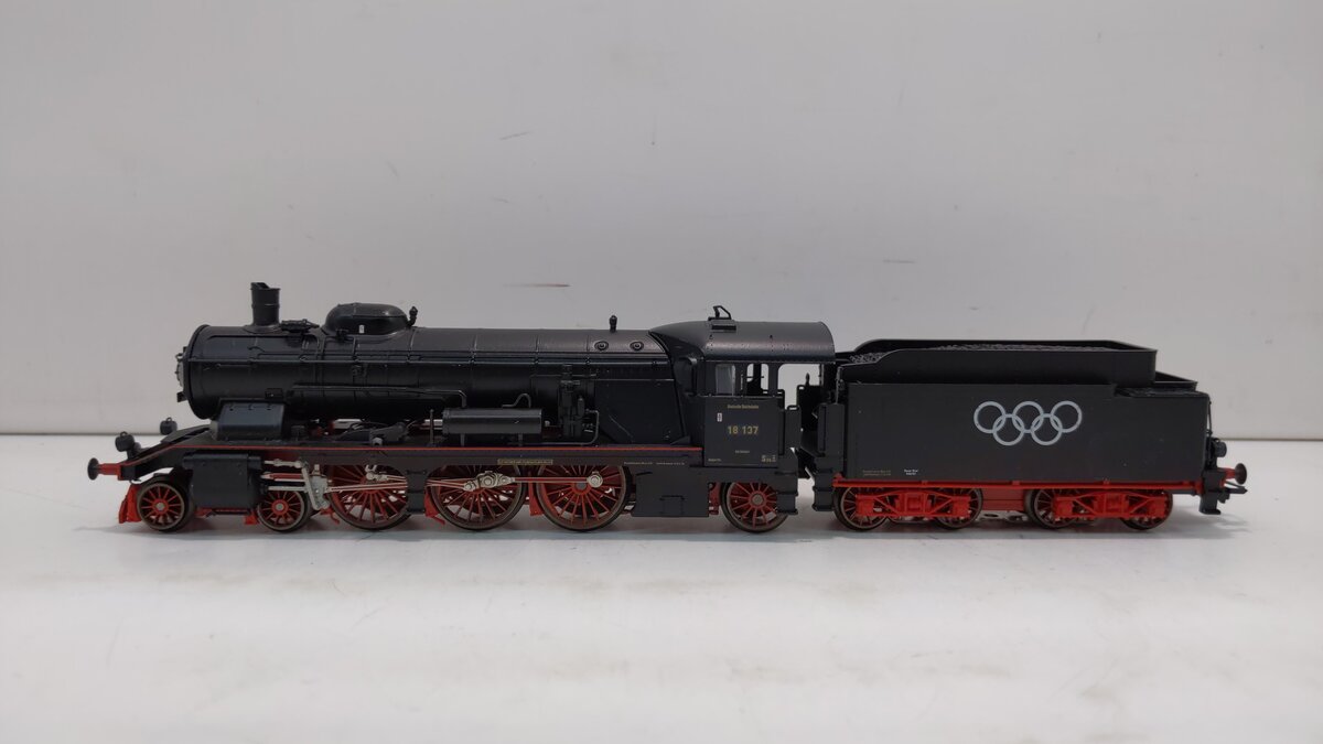 Marklin 34112 HO Scale DB BR 18.1 Jet Express 4-6-2 Steam Loco & Tender #18-137 LN/Box