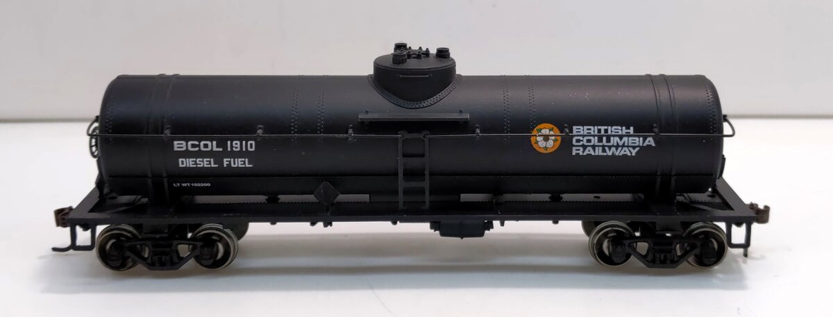 Athearn 73195 HO Scale British Columbia Railway Single Dome Tank Car #1910