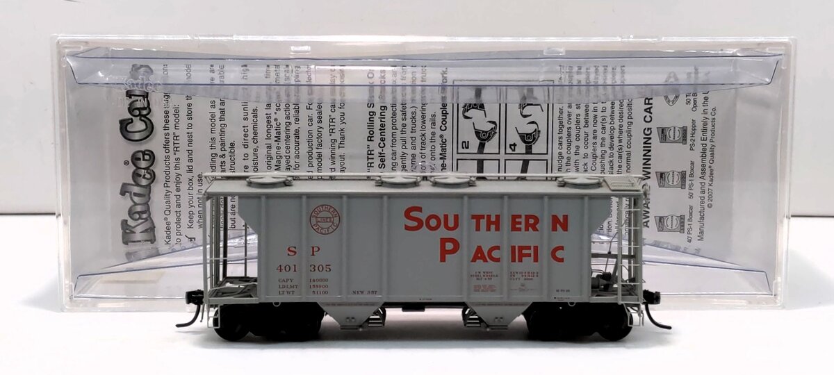 Kadee 8033 HO Southern Pacific PS-2 2-Bay Covered Hopper #401305