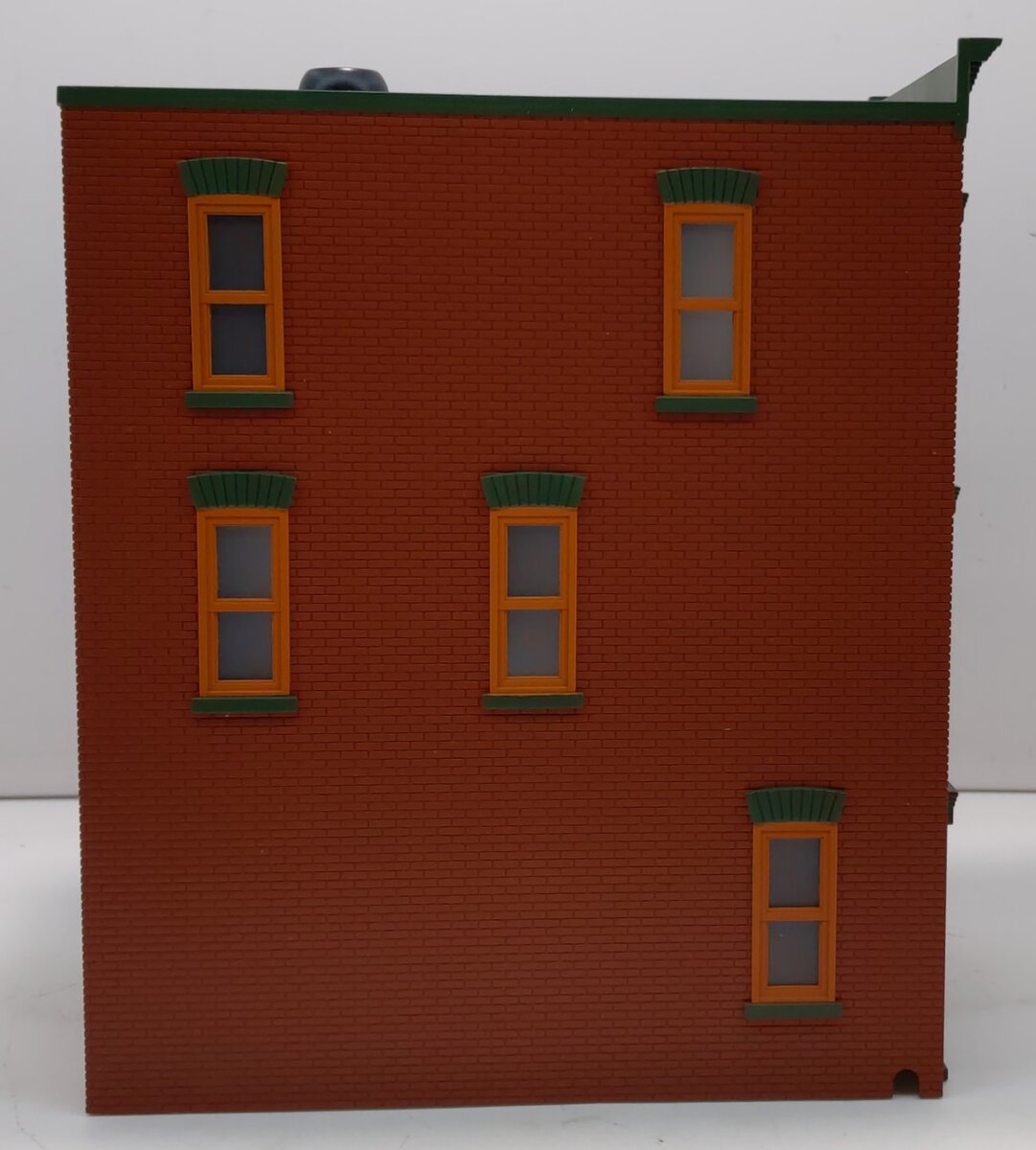MTH 30-90374 Miner Red Brick W/Black Shutters 3-Story Town House # 2