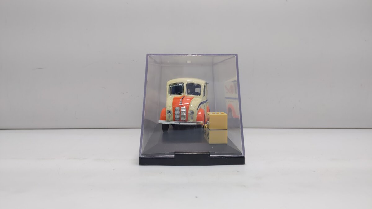 Lionel 1:43 1950 Lionelville Farms Divco Delivery Truck Diecast