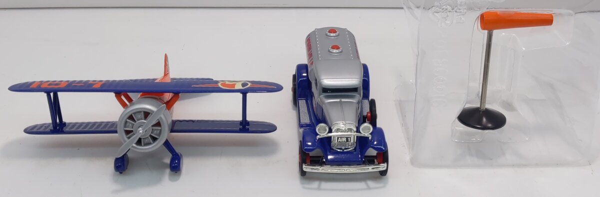 Eastwood 424500 1:48 Lionel Airplane and Tank Truck Set LN/Box