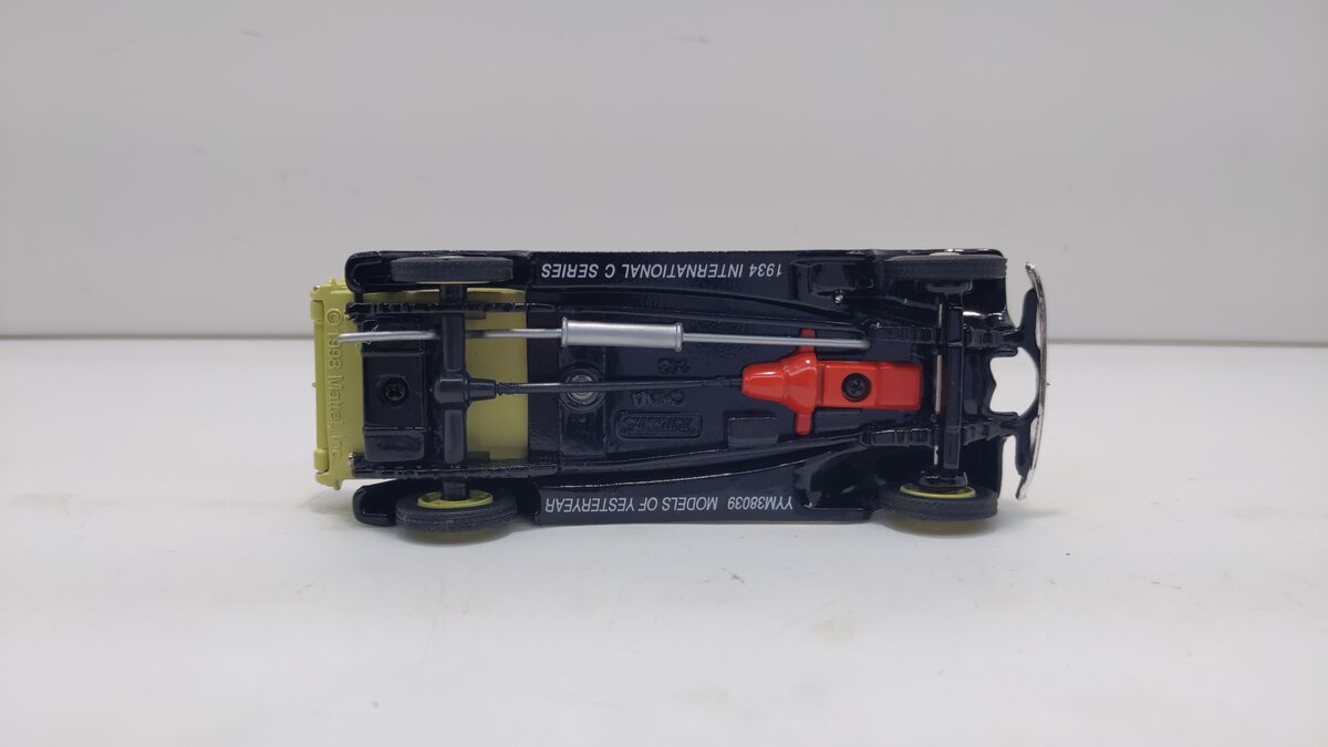 Matchbox YYM38039 1:43 Scale Wilson's Grain & Feed 1934 International Pickup
