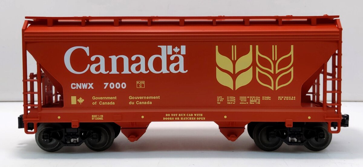 Lionel 6-17010 O Gauge Canada ACF 2-Bay Covered Hopper Car #7000 NIB