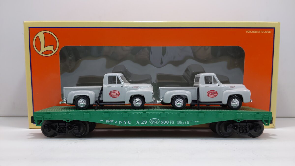 Lionel 6-17551 O Gauge New York Central Flatcar w/Two Pickup Trucks NIB