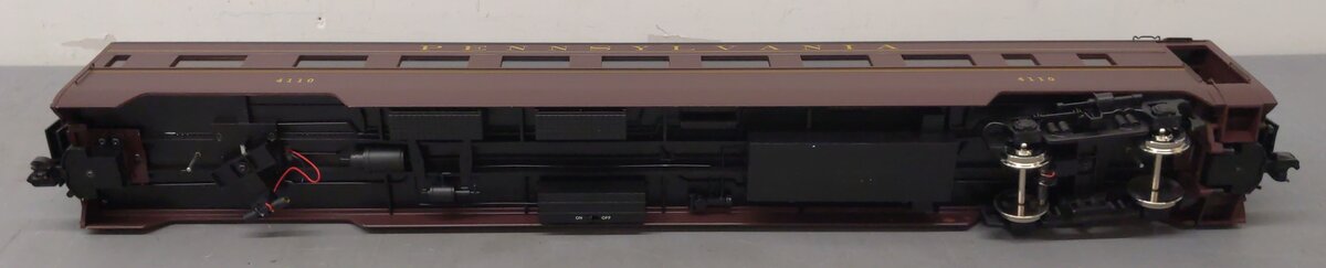 USA Trains R31021 Pennsylvania Streamlined Coach #4110 - Metal Wheels/Box