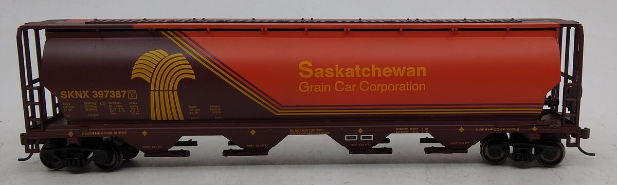 Bachmann 19140 HO Scale Saskatchewan 4 Bay Cylindrical Grain Hopper # 397387