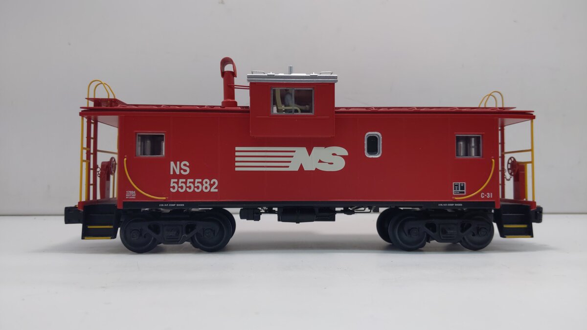 Lionel 6-17694 O Gauge Norfolk Southern Extended Vision Caboose #555582 LN/Box