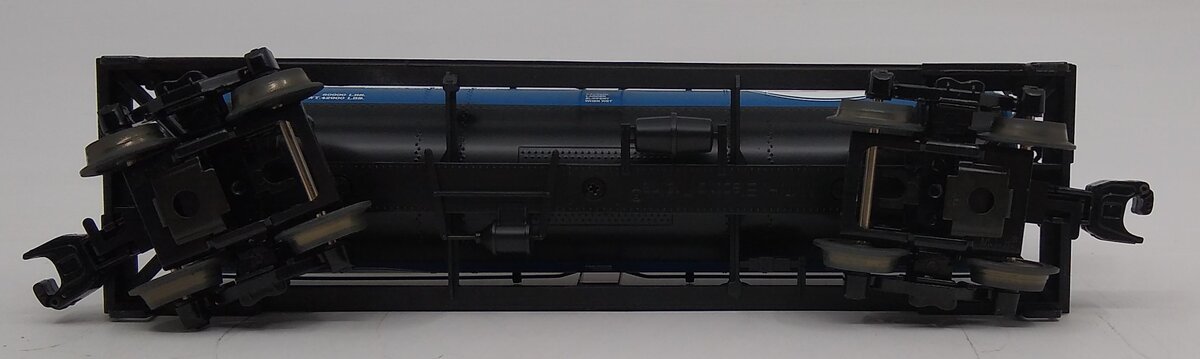 MTH 30-73247 O Gauge Esso 3-Dome Tank Car #29082 LN/Box