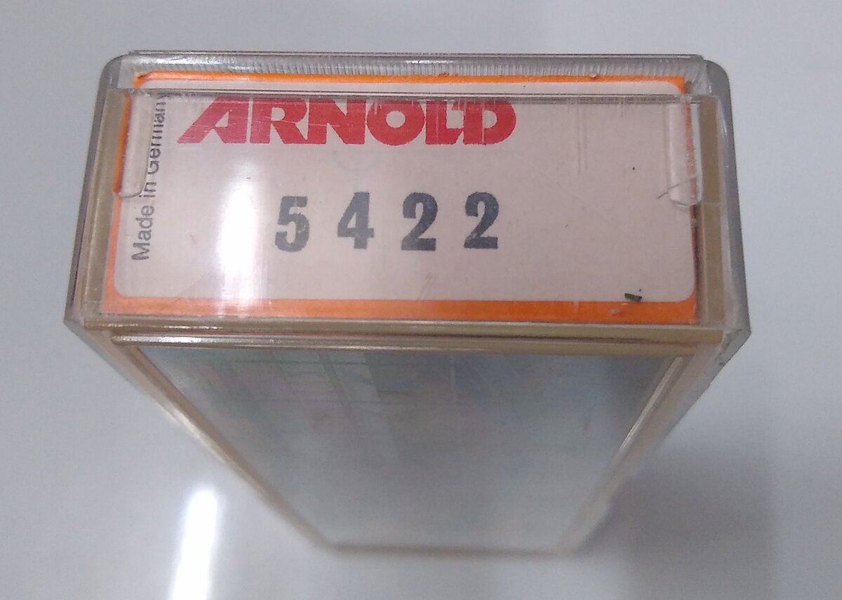 Arnold 5422 N Scale Southern Pacific Passenger Car #3300 LN/Box