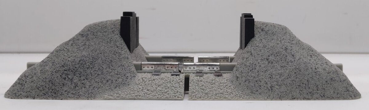 Lionel 6-12059 O Scale Fast Track Earthen Bumpers (Pack of 2) LN/Box
