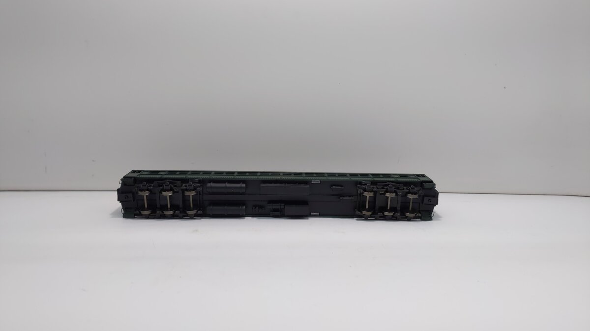 Bachmann 89205 HO New Haven Heavyweight Coach Car #6824