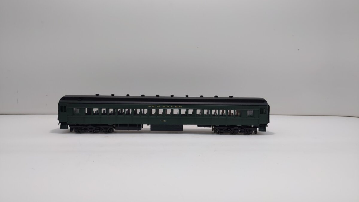 Bachmann 89205 HO New Haven Heavyweight Coach Car #6824