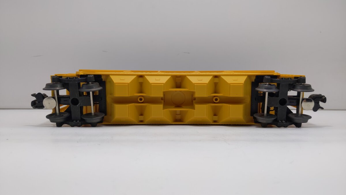 Lionel 6-19302 O Gauge Milwaukee Road Hopper #19302 with Coal Load NIB