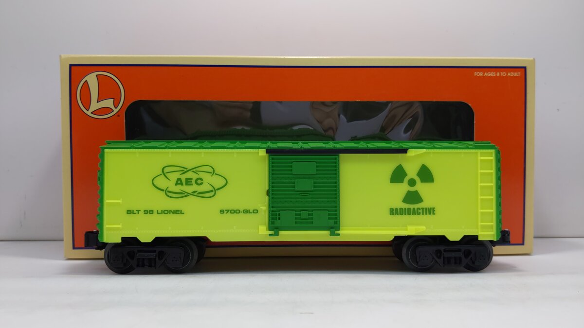 Lionel 6-26215 O Gauge AEC Glow in the Dark Boxcar NIB