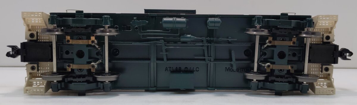 Atlas 7606 O Burlington Northern Extended Vision Caboose #154 - 2-Rail LN/Box