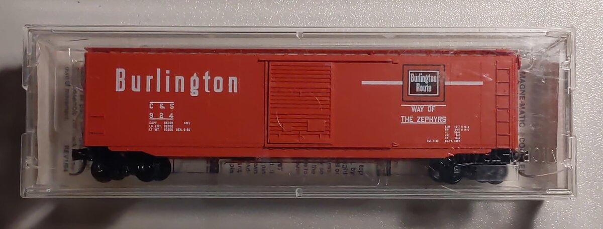 Micro-Trains 03100260 N Scale CB&Q 50' Standard Single Door Boxcar #924