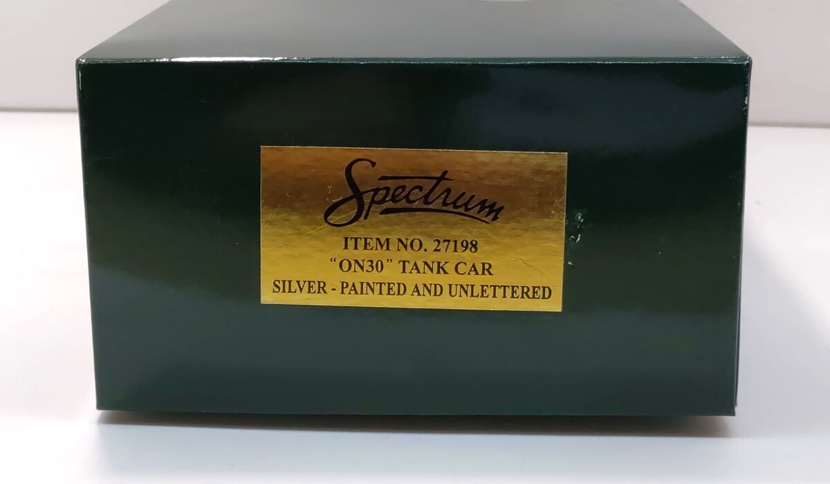 Bachmann Spectrum 27198 On30 Scale Painted & Unlettered Silver