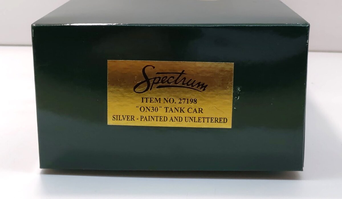 Bachmann Spectrum 27198 On30 Scale Painted & Unlettered Silver Tank Car