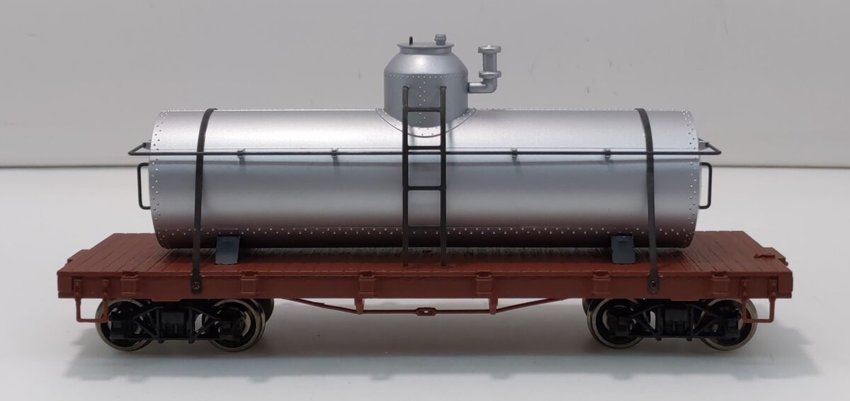 Bachmann Spectrum 27198 On30 Scale Painted & Unlettered Silver Tank Car