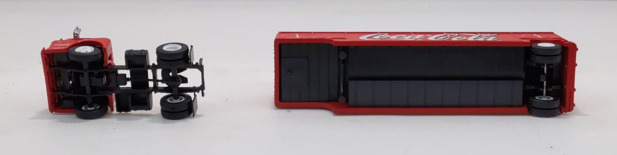Athearn 8230 1:87 Scale Coco-Cola Ford C Tractor Trailer Truck