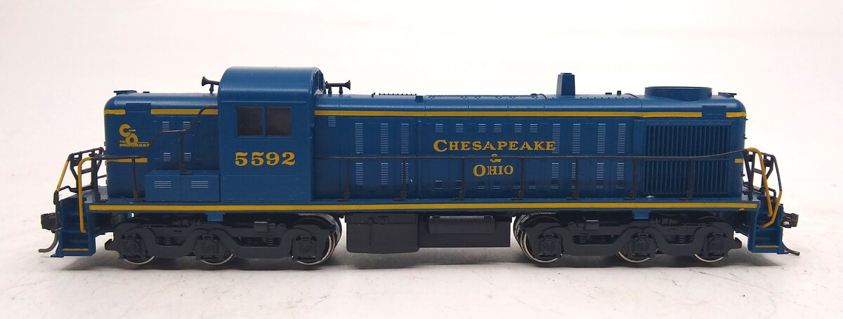 Atlas 7082 HO Scale Chesapeake & Ohio RSD 4/5 Diesel Locomotive #5592 VG/Box