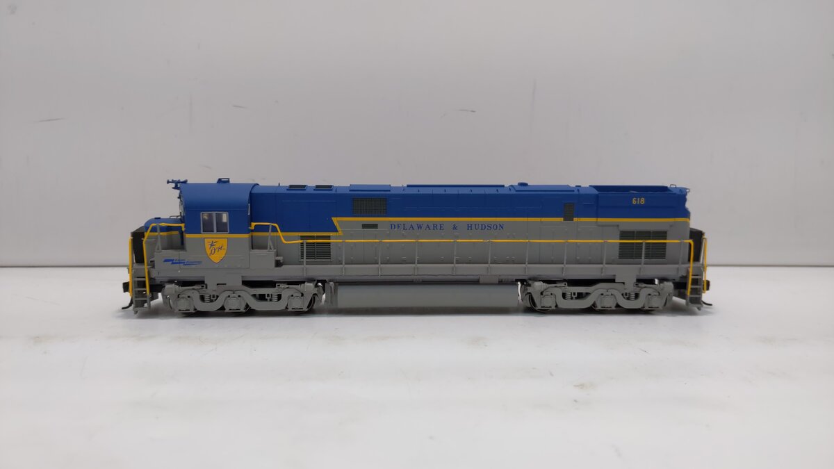 Bowser 691-23321 HO Scale Delaware & Hudson Diesel Locomotive #618 MT/Box