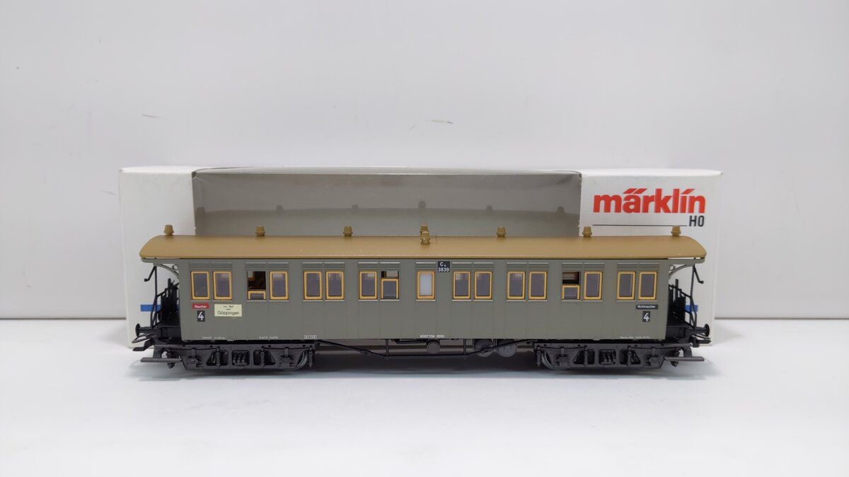 Marklin 4214 HO Scale Express Train Open Platform Passenger Car LN/Box
