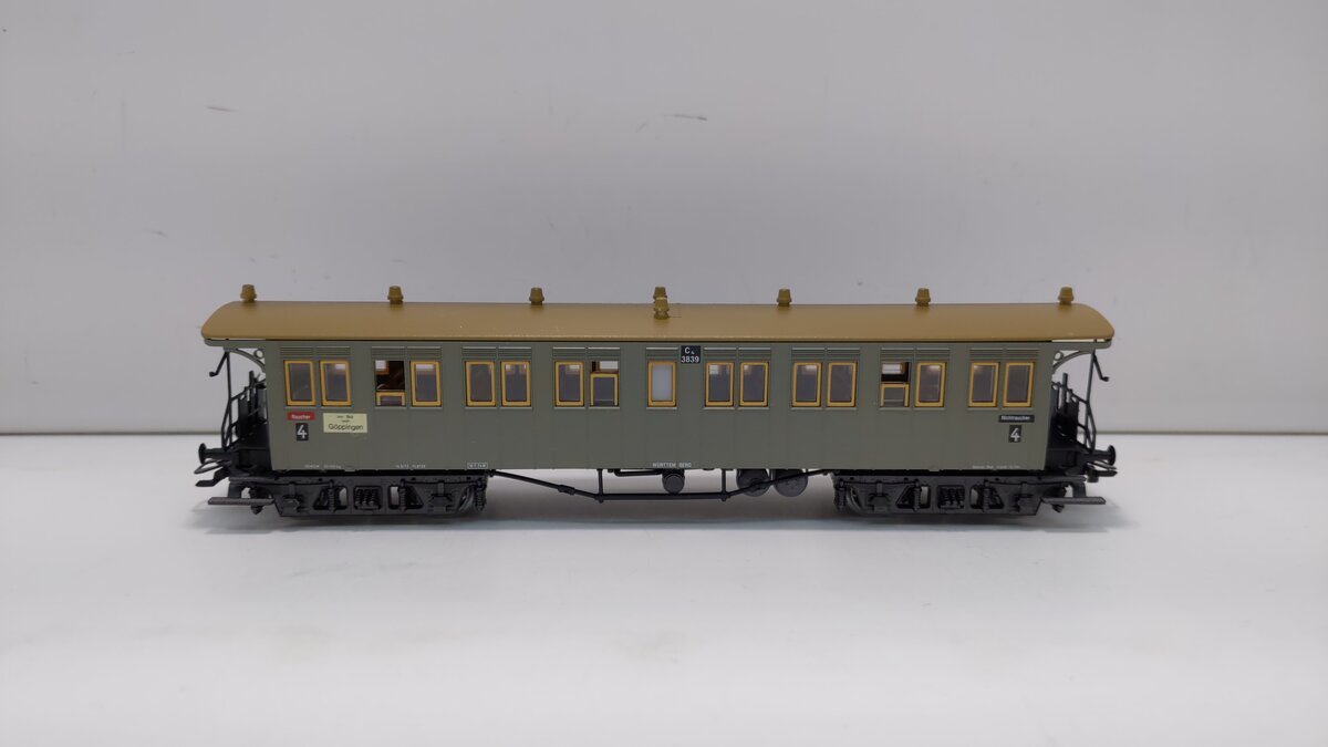 Marklin 4214 HO Scale Express Train Open Platform Passenger Car LN/Box