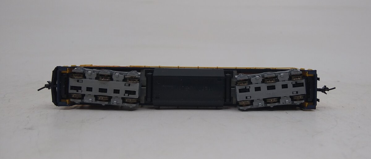 Kato 176-0944 N Santa Fe Warbonnet C30-7 Diesel Locomotive #8052