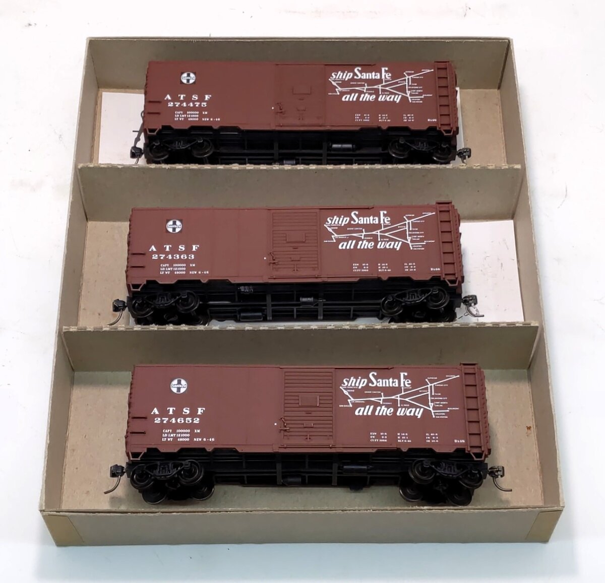 Accurail 3328 HO Santa Fe 40' AAR Steel Box Car (Set of 3)