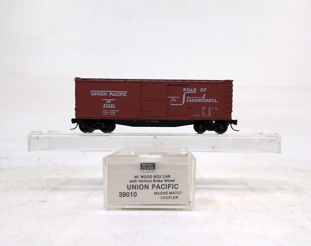 Micro-Trains 03900010 N Union Pacific 40' SD Double Sheathed Boxcar #42233 NIB