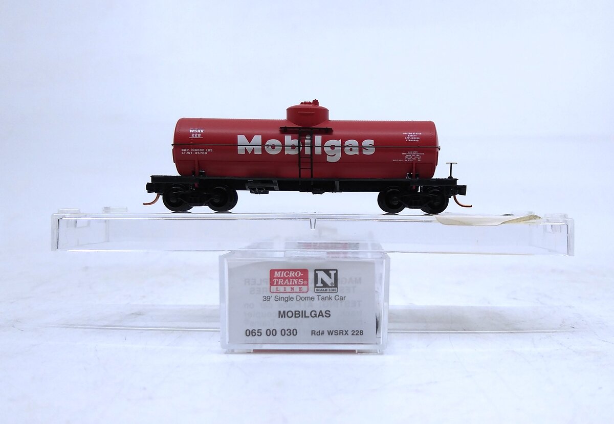 Micro-Trains 06500030 N Mobil Gas 39' Single Dome Tank Car #228