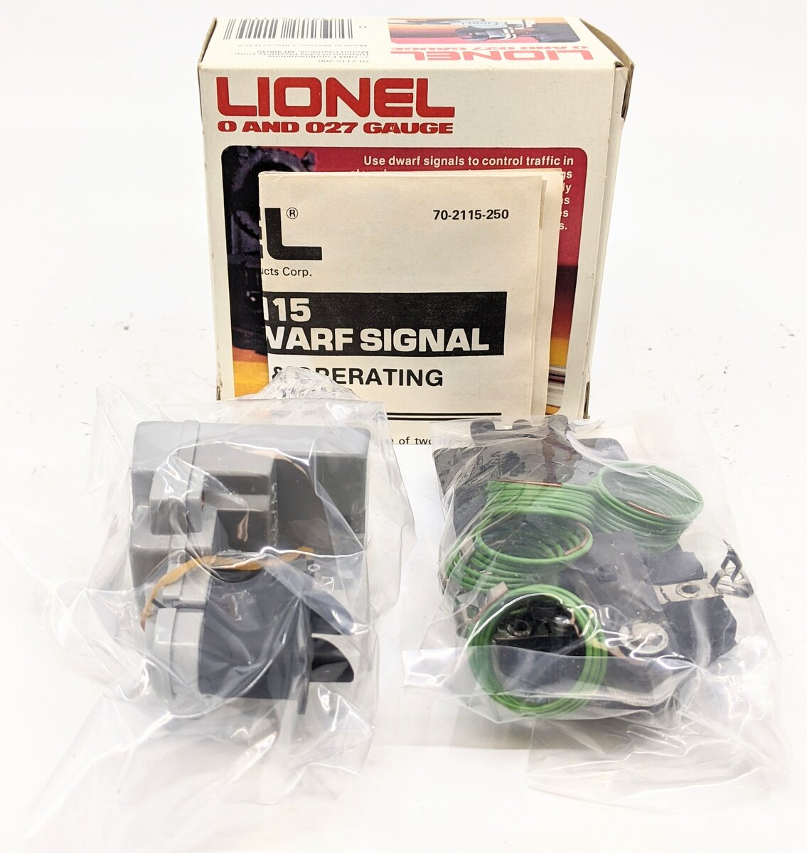 Lionel 6-2115 O and O27 Scale Operating Dwarf Signal LN/Box