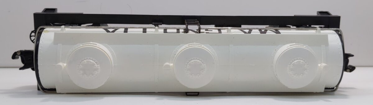 Lionel 6-9279 O Gauge Magnolia 3-Dome Tank Car LN/Box