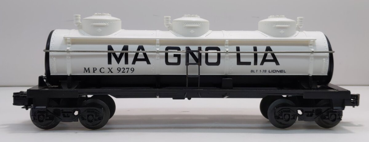 Lionel 6-9279 O Gauge Magnolia 3-Dome Tank Car LN/Box