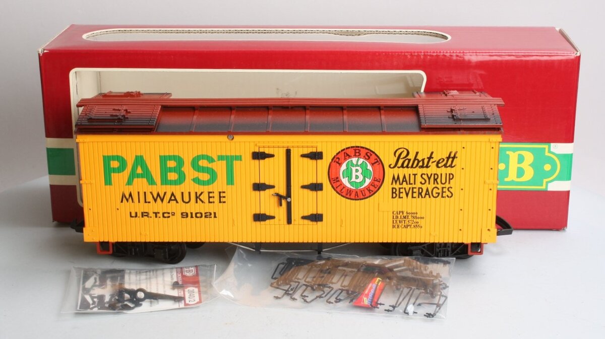 LGB 4074 G Scale Pabst Milwaukee Reefer #91021