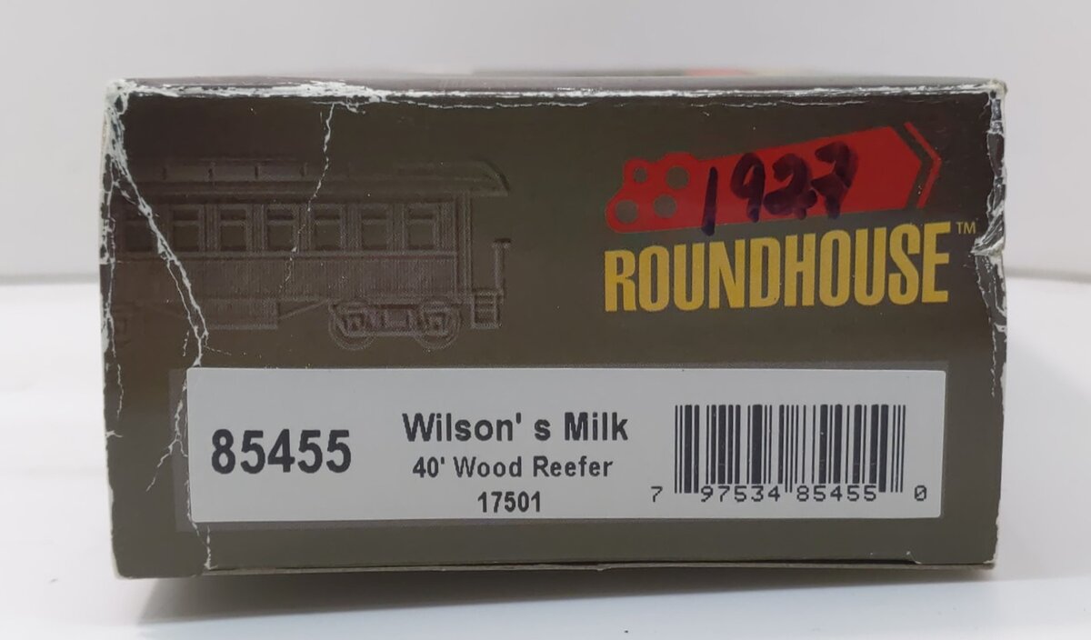 Roundhouse 85455 HO Scale Wilson's Milk 40' Wood Reefer #17501
