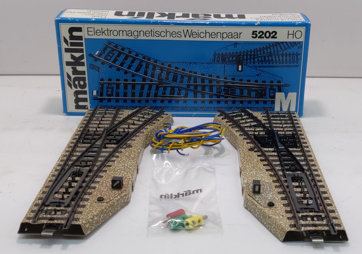 Marklin 5202 HO Scale Remote Switch Pair