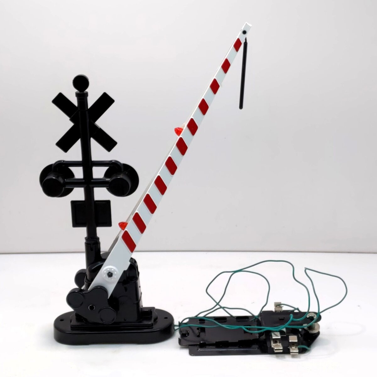 Lionel 6-62162 O Operating Crossing Gate & Signal