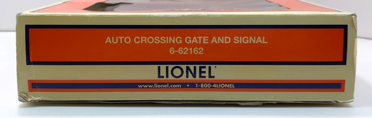 Lionel 6-62162 O Operating Crossing Gate & Signal LN/Box