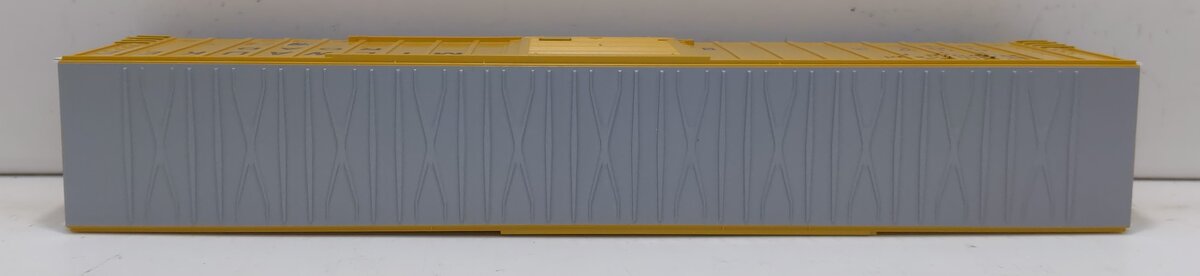 Athearn 16117 HO Milwaukee Road RTR FMC 60' Hi-Cube Ex-Post Boxcar #4222