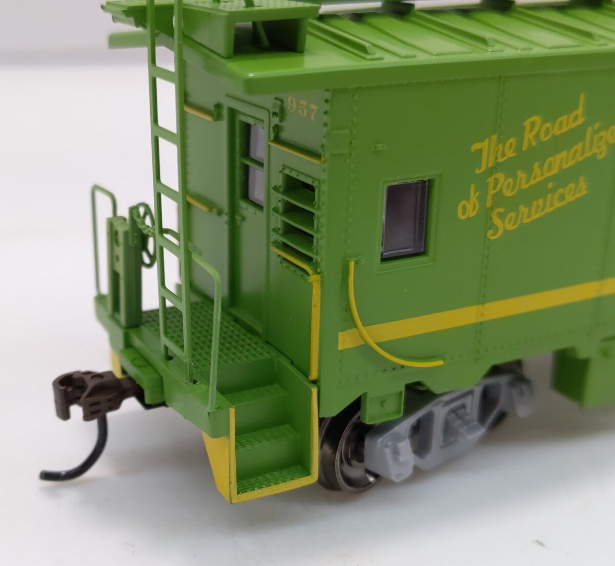 Roundhouse 90191 HO Illinois Terminal Railroad Bay Window Caboose #957
